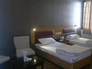 Oyo 3523 Tekarees Inn Mahanagar Lucknow Dış mekan fotoğraf